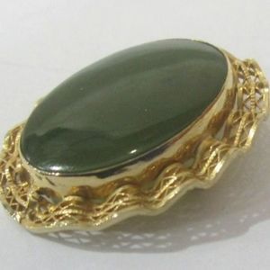 12KGF And Nephrite Jade Brooch